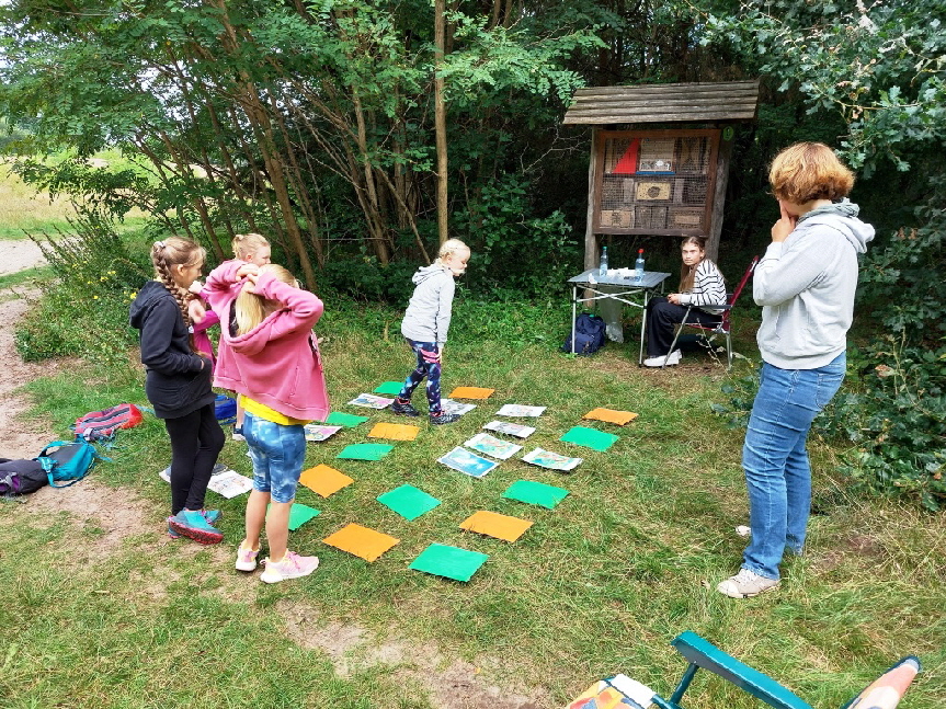 Hier war Konzentration gefragt.Das Mrchen Memorie forderte die Kinder heraus.