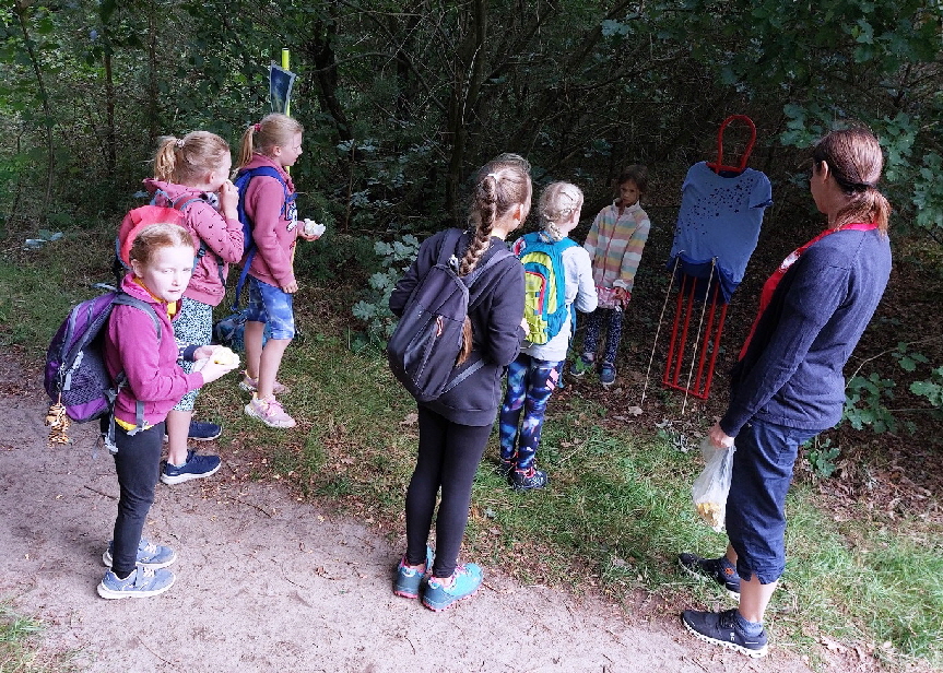 Goldene Mnzen sollten die Kinder beim Sterntaler in die Schrze werfen.