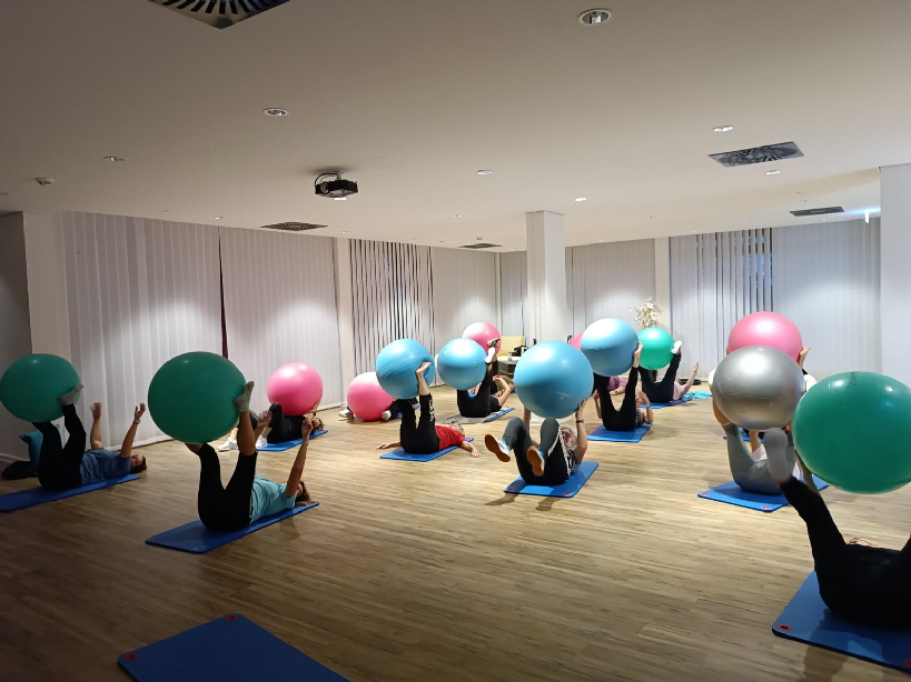 Ein Workout mit dem Pezziball 