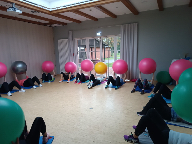 Bauch Beine Po mit dem Pezziball.