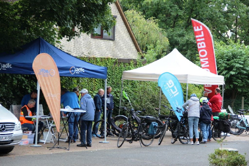 Velomobile und der ADFC waren auch auf dem Platz.